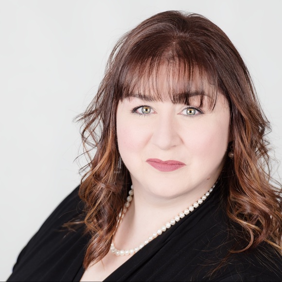 Meet your Posher, Hilary - Picture 1 of 1